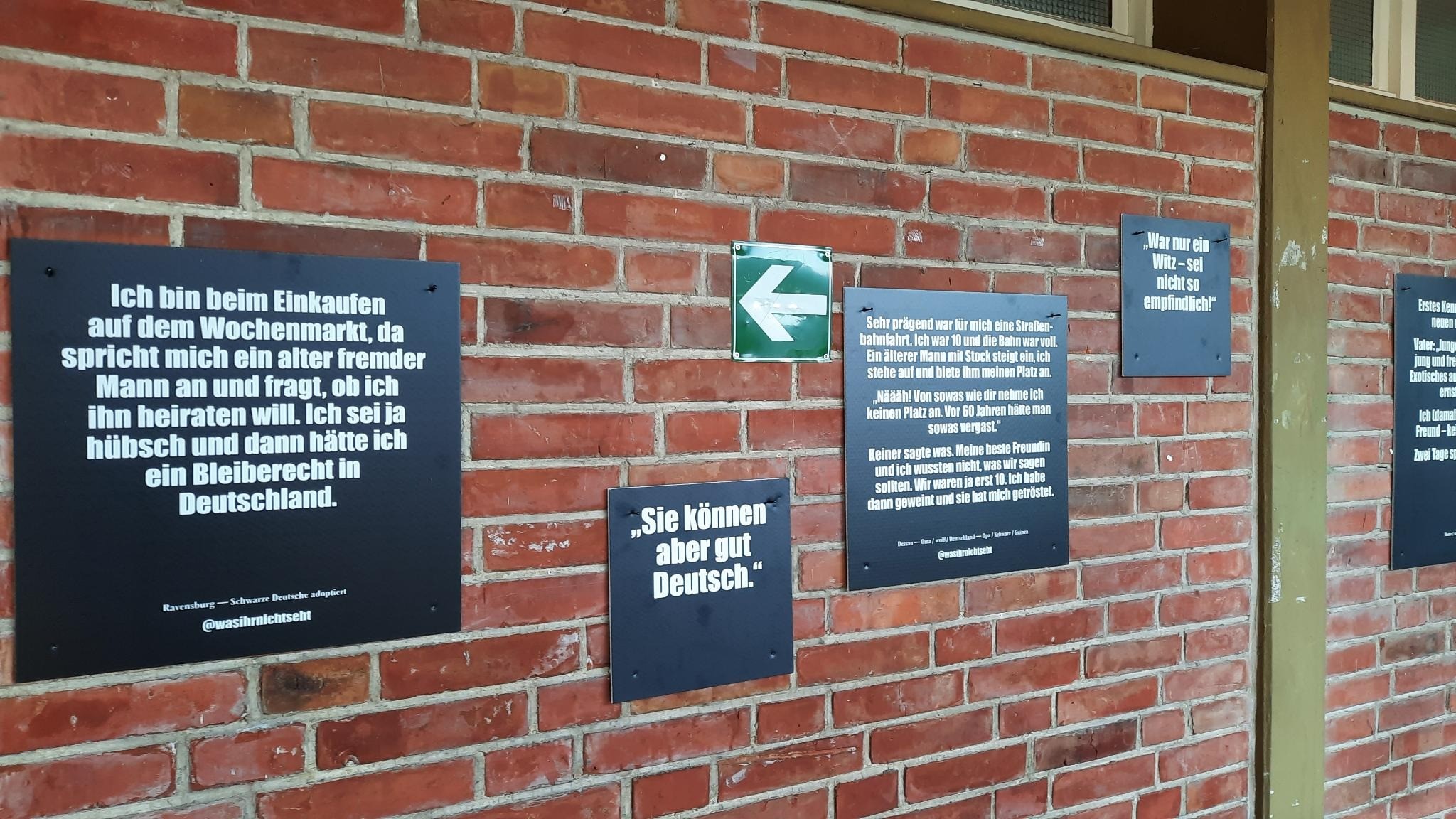 Ausstellung “Was Ihr nicht seht” von Dominik Lucha in der Alten Schule Niendorf
